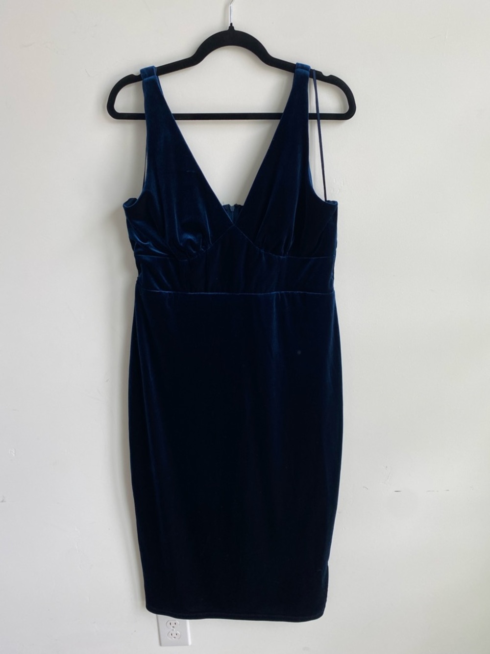 STATE Deep Navy Velvet V-Neck Midi Dress